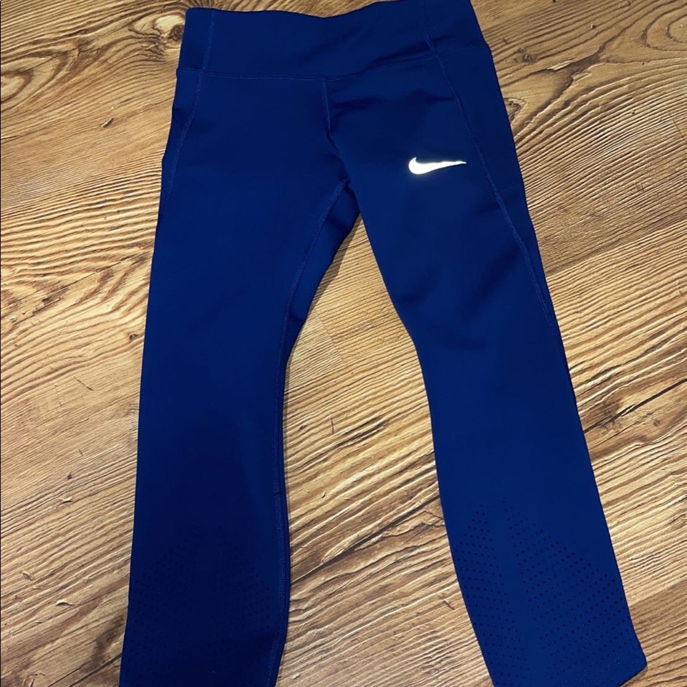 nike capris